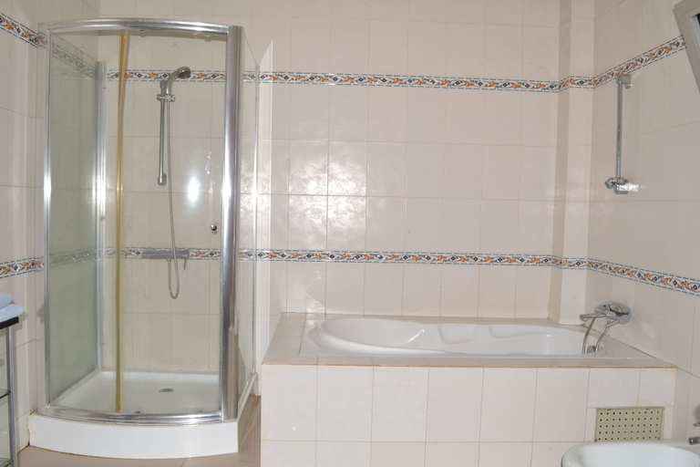 Bathroom 4, Maria Hotel, Dakar