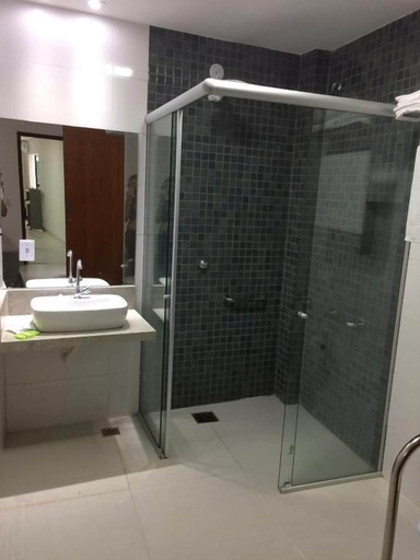 Bathroom 4, Pousada La Portella, Cabo Frio