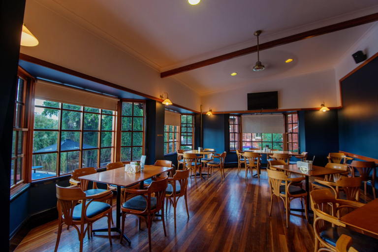 Food & Drinks 5, The Tamworth Hotel, Tamworth Regional - Pt A