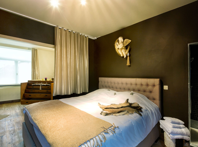 Bedroom 4, 't Aards Paradijs, Oost-Vlaanderen