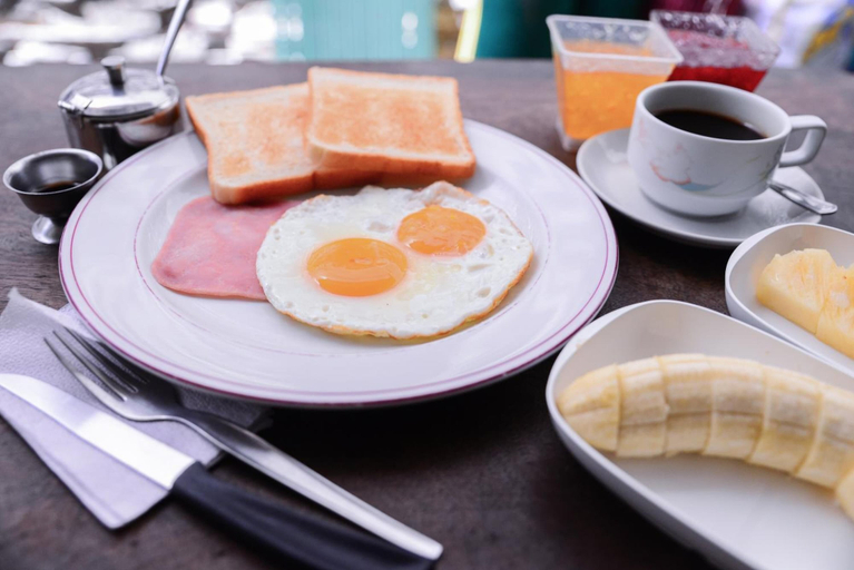Food & Drinks 5, U-need Guesthouse, Phra Nakhon