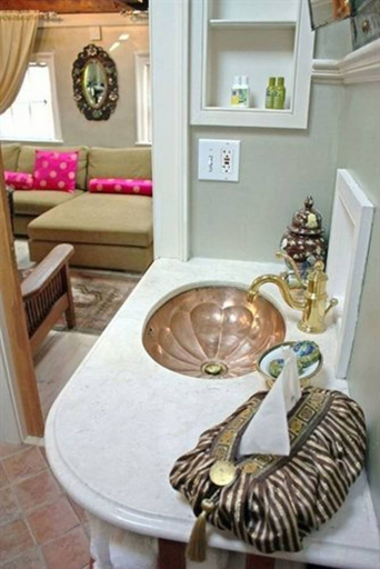 Bathroom 4, Moroccan Boutique Guest House, Boston