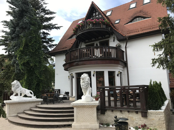 Exterior & Views 2, Dworek Oliwski, Gdańsk City