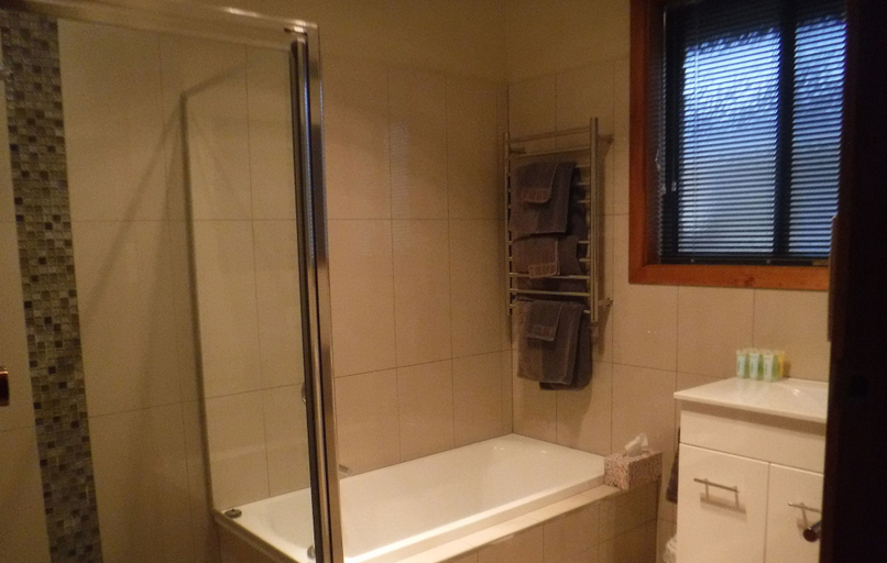 Bathroom, Starline, Mount Gambier