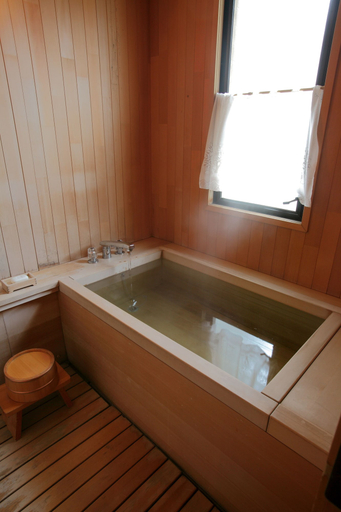 Bathroom 2, Yoyokaku, Karatsu