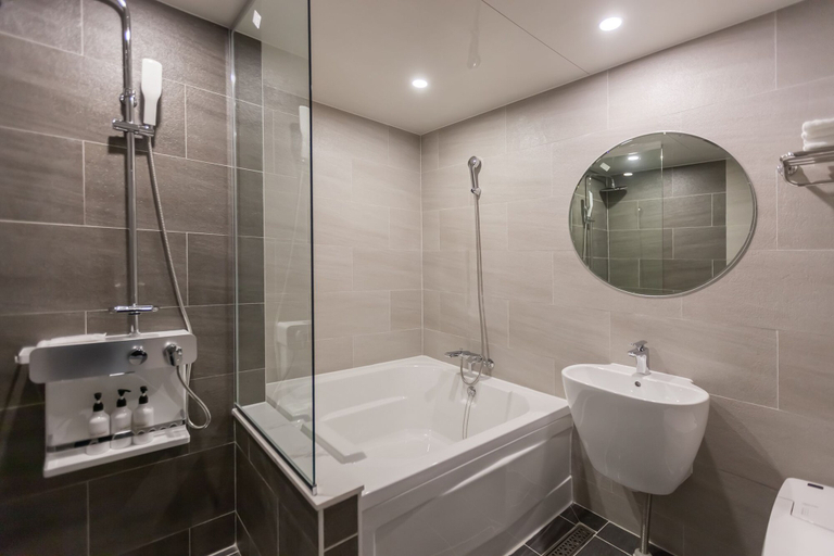 Bathroom 3, Number 25 Gimhae Samgye, Gimhae