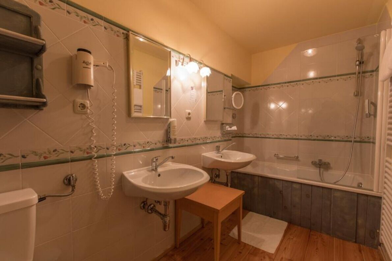 Bathroom 3, Hotel Kaiservilla, Spittal an der Drau