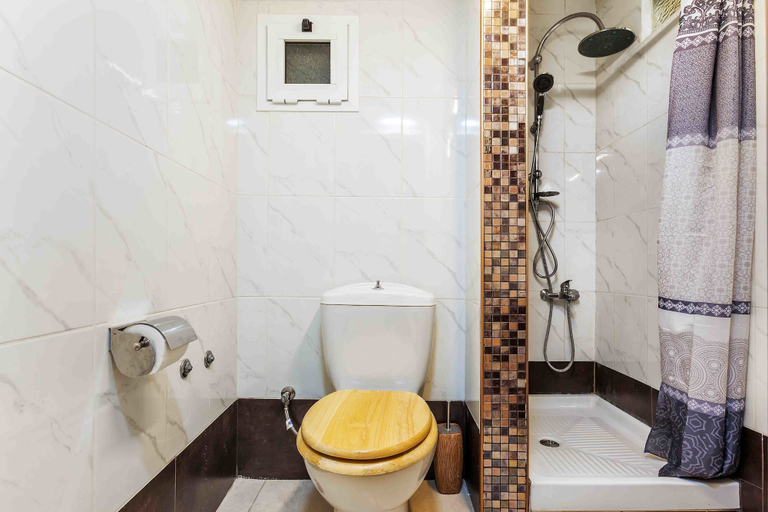 Bathroom 3, Central Stylish Apartment, Central Macedonia