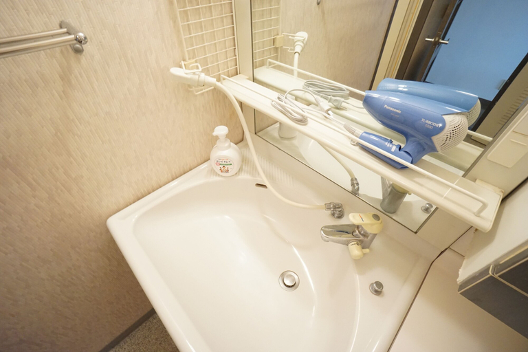 Bathroom 3, Terry's Apartment Shinsaibashi East I G11A, Osaka