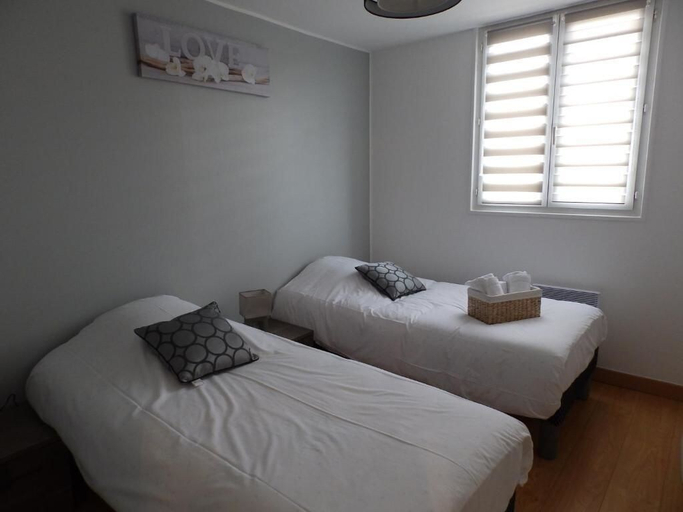 Bedroom 3, Lens Louvre 2, Pas-de-Calais
