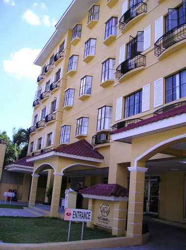 Exterior & Views 18