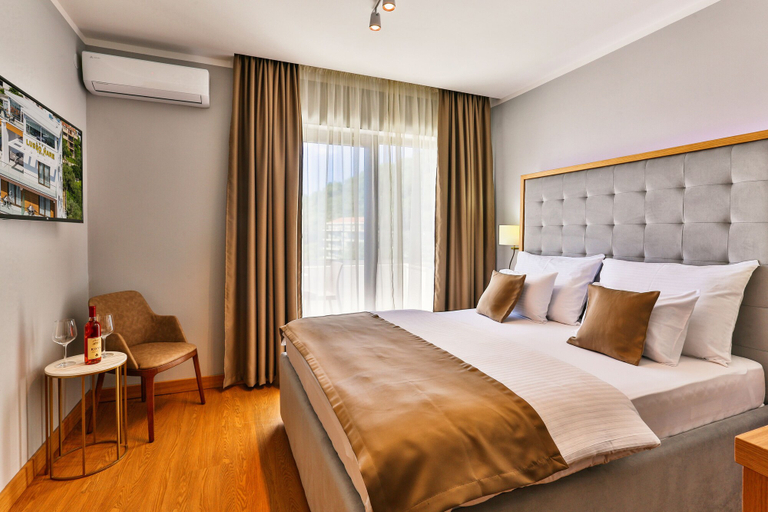 Bedroom 3, Lusso Mare by Aycon
