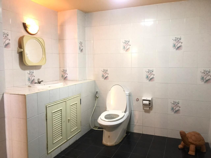 Bathroom 5, Encore Sea View, Pattaya