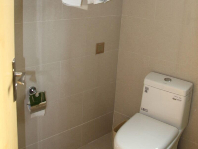 Bathroom 3, GreenTree Inn Shanghai Minxing Beiqiao Station Express Hotel, Shanghai