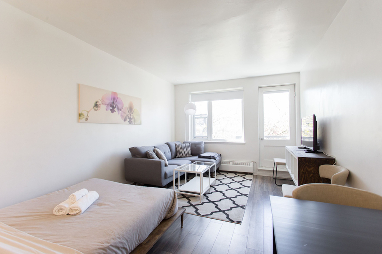 The Milton Apartments, Montréal