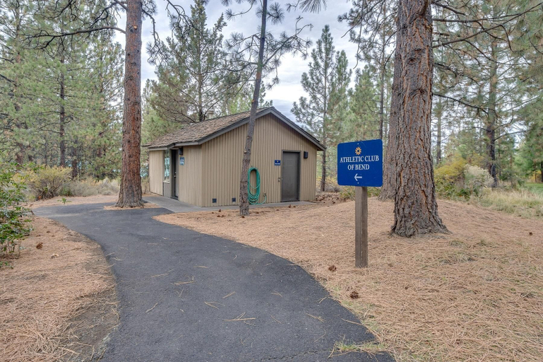 Exterior & Views 2, Ski House 106 - Meredith Lodging, Deschutes