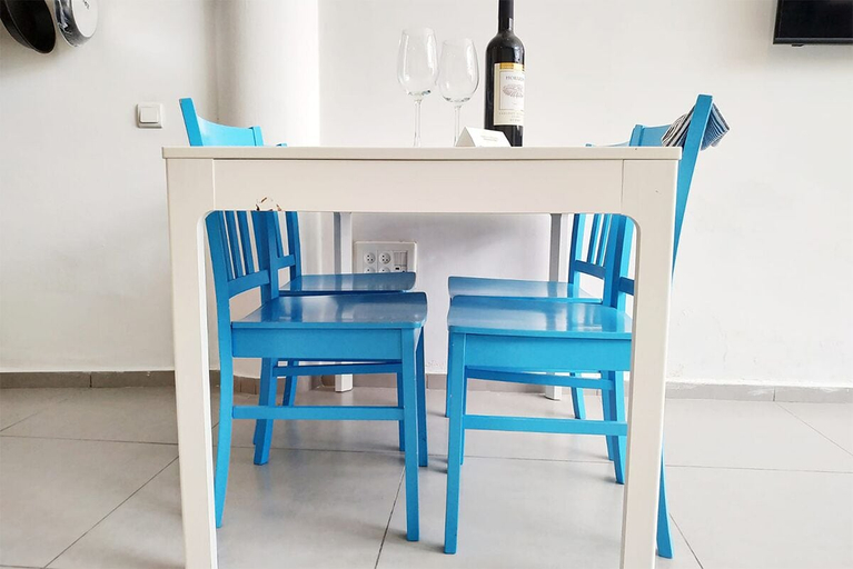 Others 3, AirTLV Centrally Located Studio With Gallery
