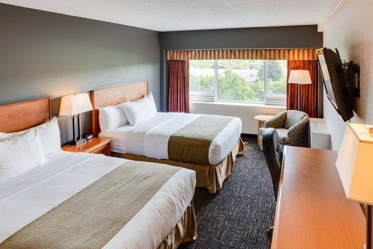 Bedroom 3, Park Town Hotel, Division No. 11