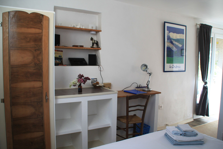 Bedroom 4, Chez Elise et Gabriel, Drôme