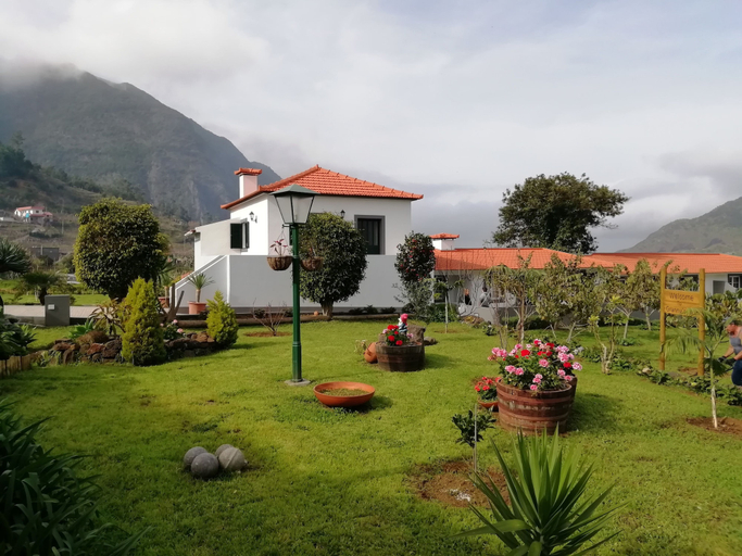 Others 1, Grannys Farm, São Vicente