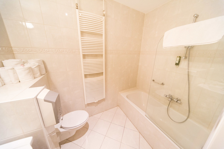 Bathroom 4, Good Seasons City Centre hotel Den Bosch, 's-Hertogenbosch