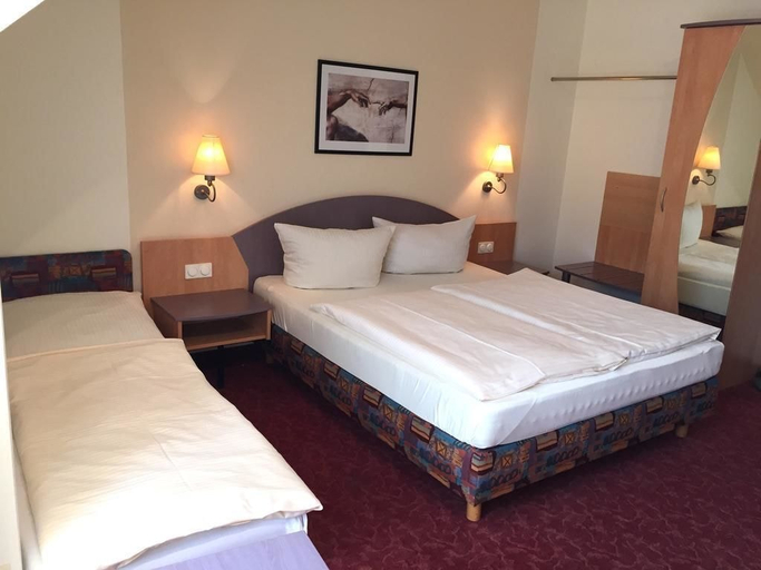 Bedroom 3, Hotel & Gasthof Krone, Augsburg