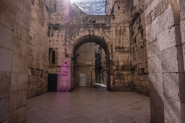 Others 4, Burgos, Split