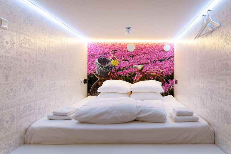 Bedroom 3, De Bedstee Boutique Capsules, Amsterdam