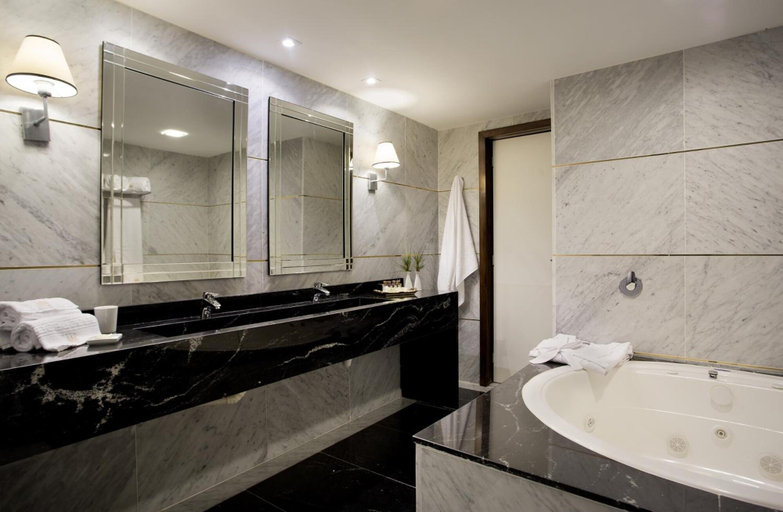 Bathroom 5, Royal Atlântica Macaé Hotel, Macaé