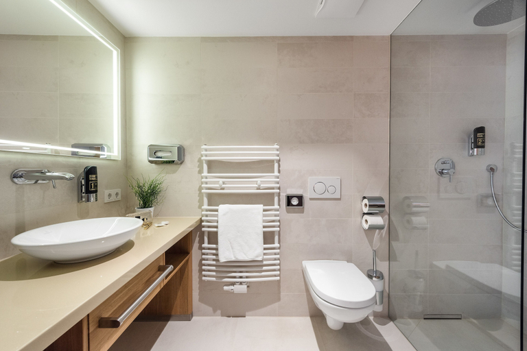 Bathroom 4, Hotel dasMEI, Innsbruck Land