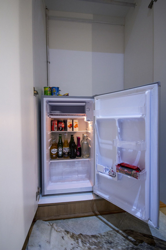 Food & Drinks 8