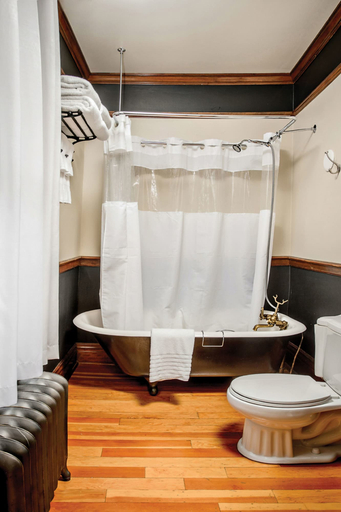 Bathroom 4, Blackwell Hotel, Kootenai