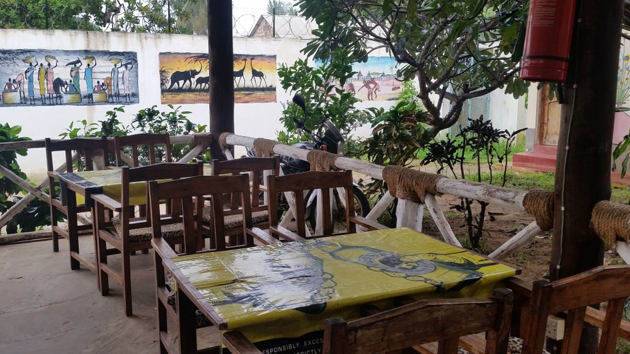 Food & Drinks 5, St. Gotthard Motel Bar & Restaurant, Malindi