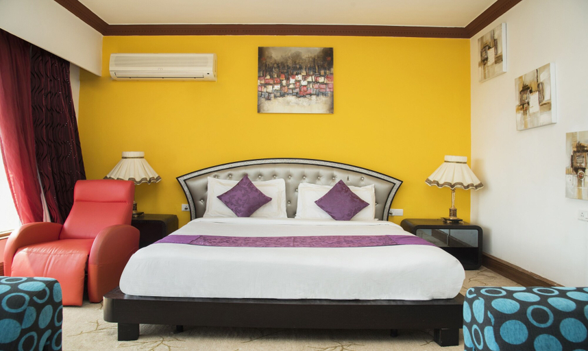 Bedroom 2, Treebo Tryst Royal Palm, Mumbai Suburban
