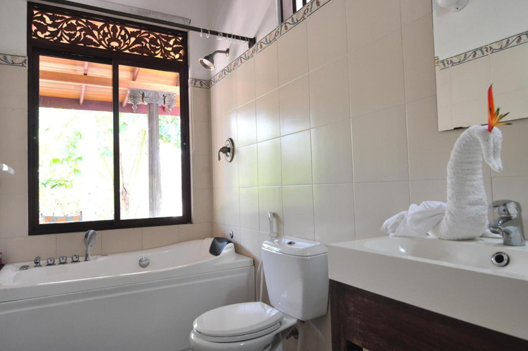 Bathroom 3, The Waves Beach Chalets, Tangalle