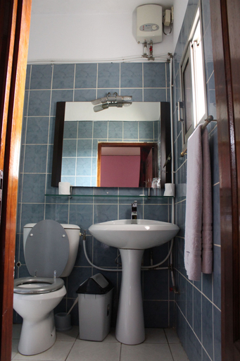 Bathroom 3, Jet Hôtel, Wouri