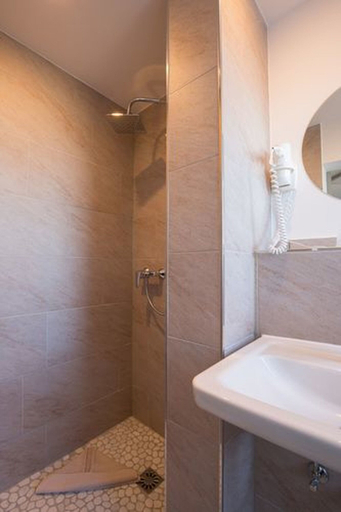 Bathroom 4, Hotel Strandräuber, Plön