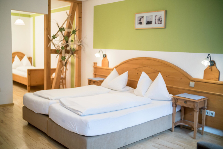 Bedroom 2, Gasthaus & Naturparkhotel Linde, Breisgau-Hochschwarzwald