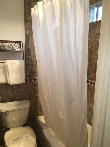 Bathroom 4, Chantico Inn, Ventura
