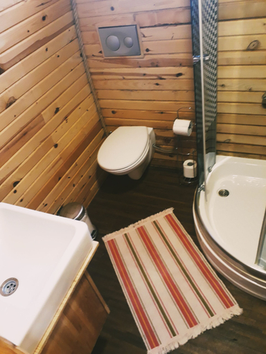 Bathroom 5, Otantik Tas Ev, Ortaca