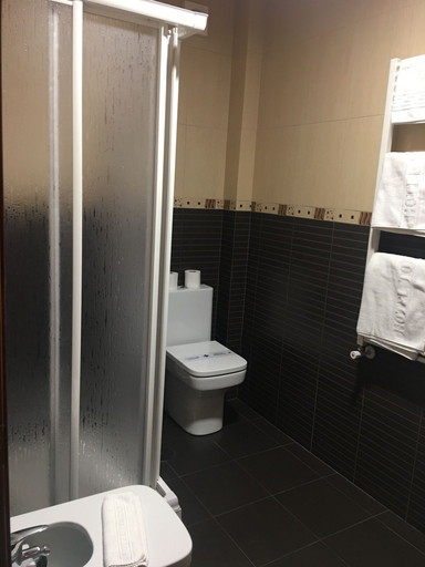 Bathroom 4, Hotel Torres I, Jaén