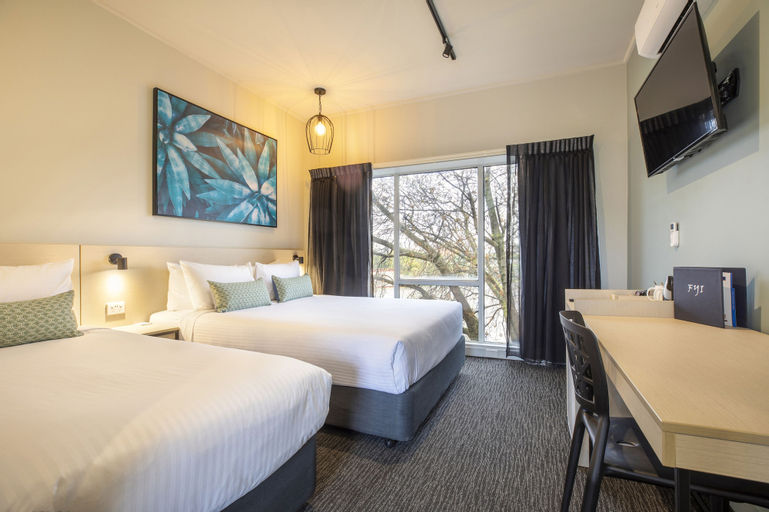 Nightcap at Excelsior Hotel, Whittlesea  - South-West