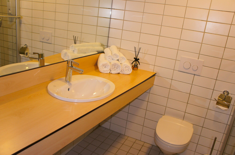 Bathroom 4, Zaliasis slenis - Self check-in hotel, Klaipėdos