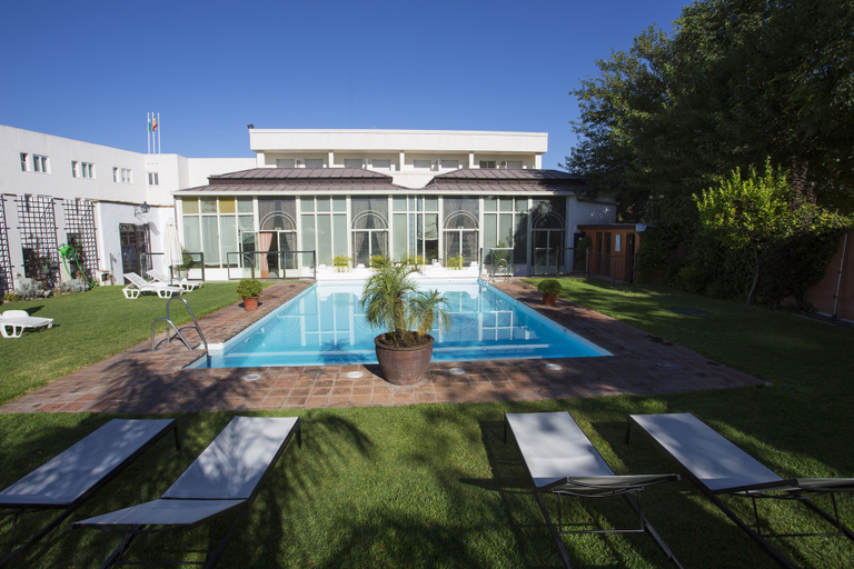 Exterior & Views 2, Oasis Cordoba Hotel, Córdoba