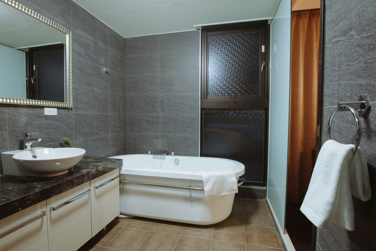 Bathroom 5, Grand Allevia Villa, Yilan