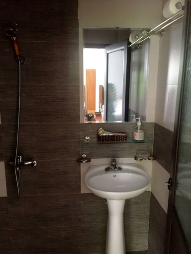 Bathroom 3, Hanh Hoa Hotel, Cát Hải