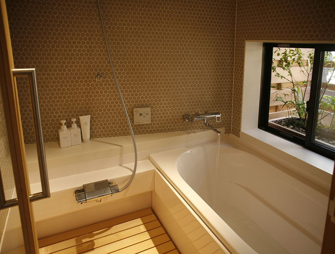 Bathroom, HANARé Yasaka, Kyoto