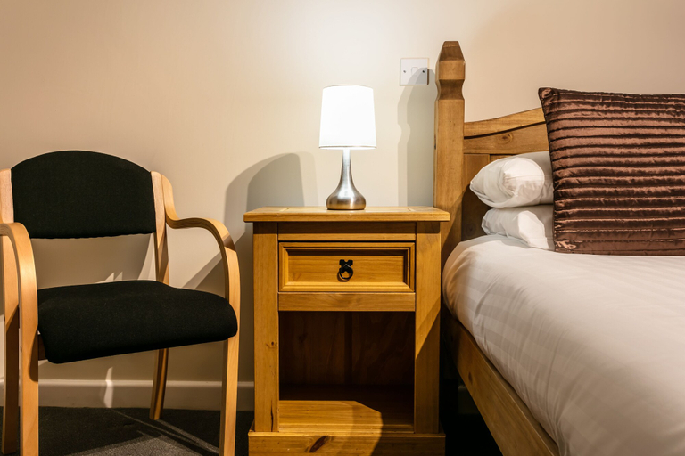 Bedroom 3, Roydon Marina Village Hotel, Hertfordshire