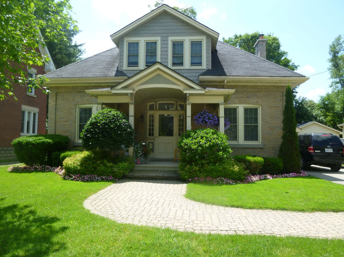 Exterior & Views