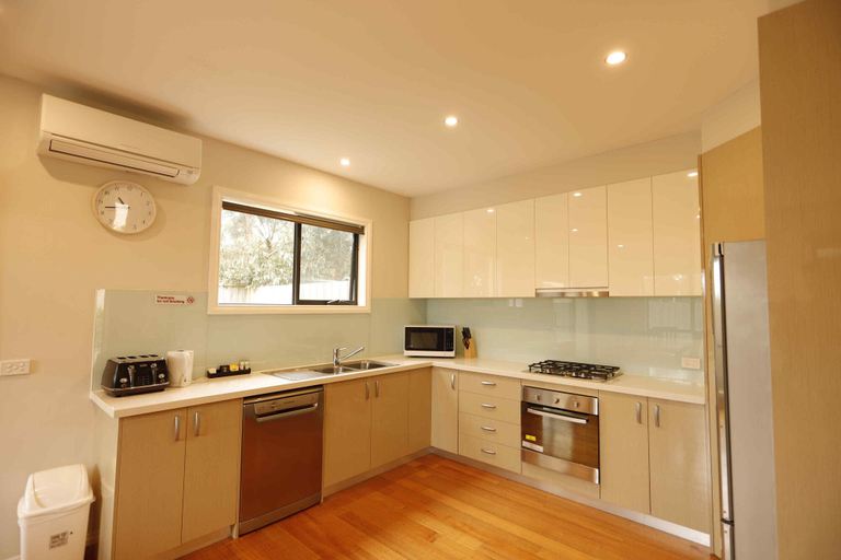 Others 4, Apollo Bay Seal Apartments, Colac-Otway - South